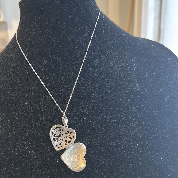 925  SILVER NECKLASE  WITH A HEART  WITH MARCASITES    HEARTH OPEN - Picture 5 of 15